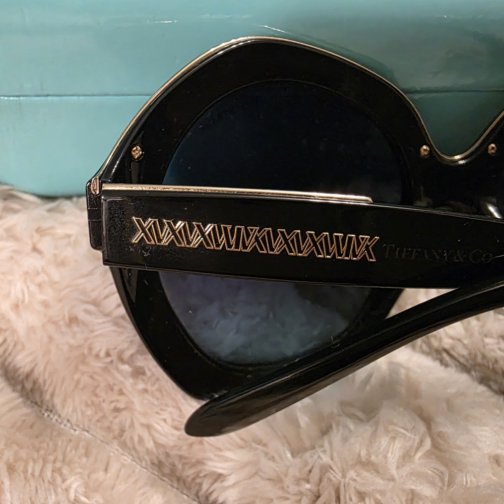 Authentic Tiffany & Co. Black Oversized Round Sunglasses